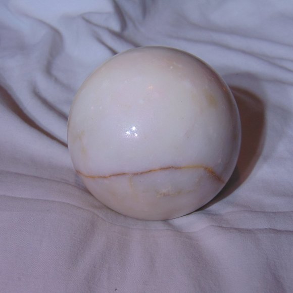 4" Alabaster Sphere - Picture 5 of 8
